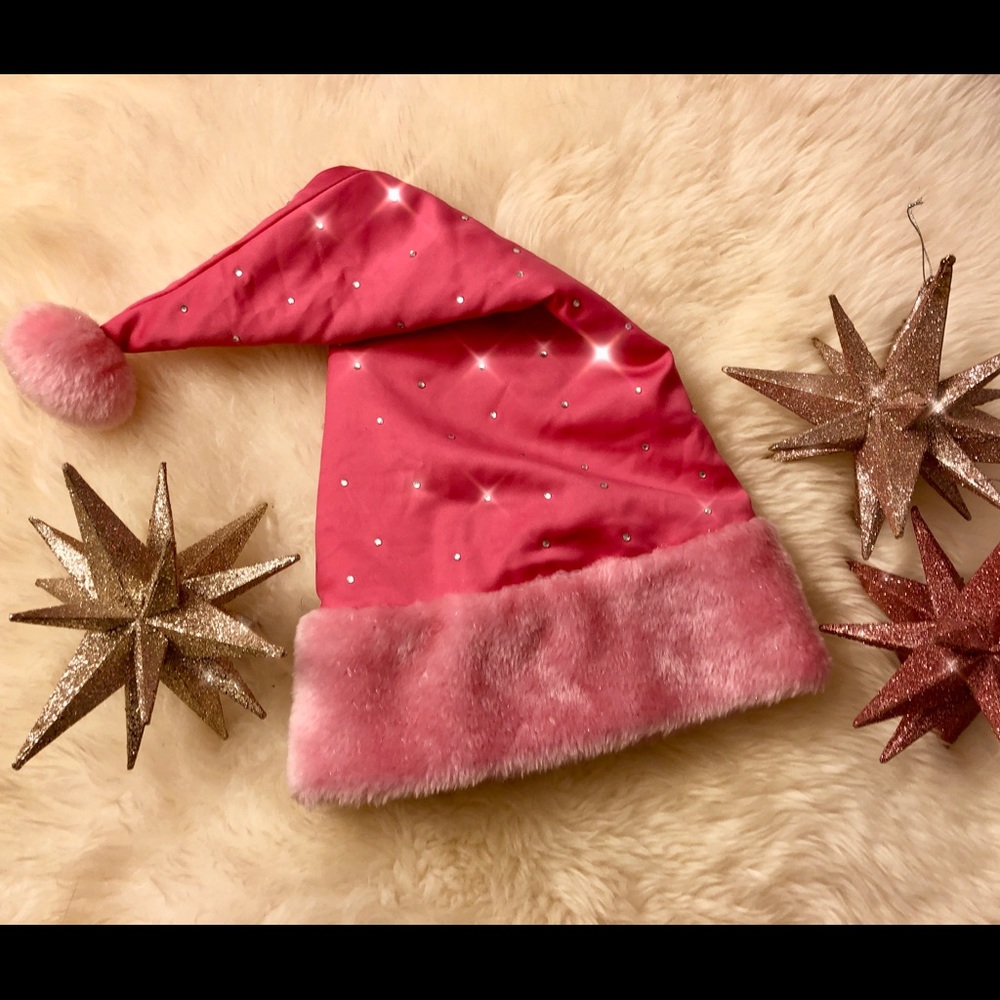 VS Christmas hat